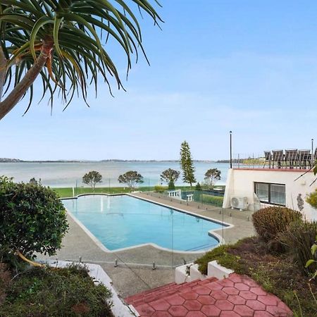 Magnificent Beachfront Mansion - Pool - Fireplace Auckland Exterior photo
